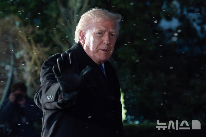 트럼프 "오바마 부부 영상 끝까지 안 봐…사과 거부"