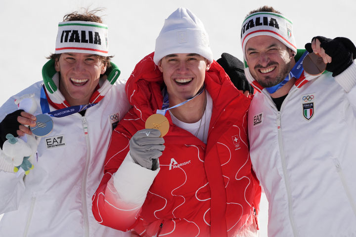 [보르미오=AP/뉴시스]동계올림픽 대회 첫 금메달 목에 건 폰 알멘. 2026.02.07.