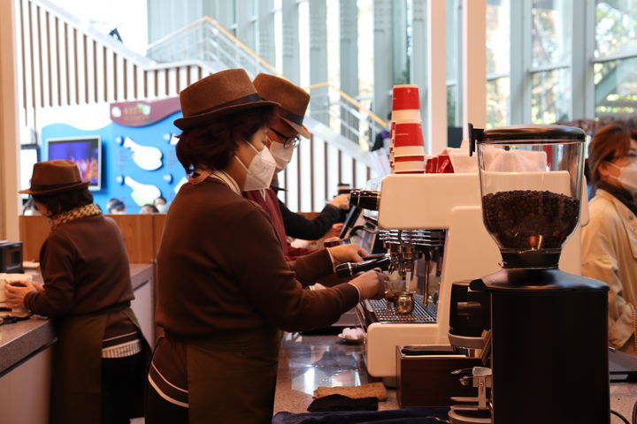 [진주=뉴시스]진주시, 노인일자리 사업으로 실버카페 운영.(사진=진주시 제공).2026.02.07.photo@newsis.com *재판매 및 DB 금지