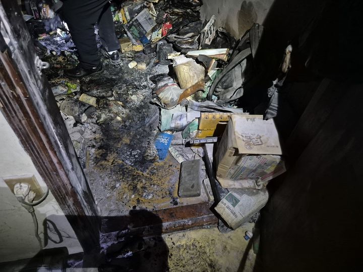 [서산=뉴시스] 7일 오전 2시54분께 충남 서산시 운산면 수당리의 한 주택에서 불이 나 자체 진화된 가운데 집 내부 작은 방 하나가 탔다. (사진=서산소방서 제공) 2026.02.07. photo@newsis.com *재판매 및 DB 금지