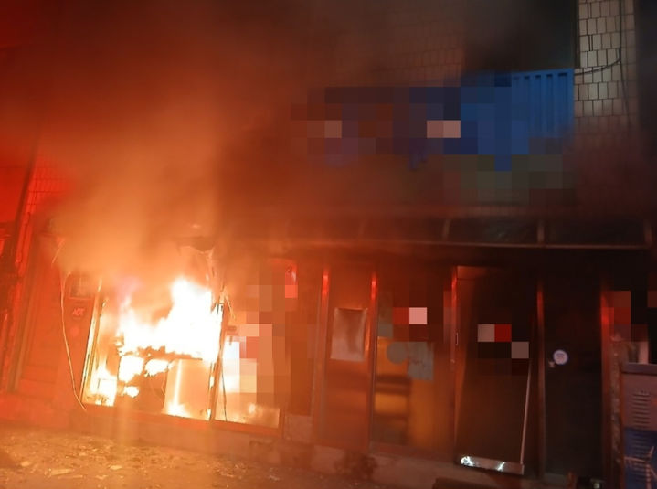 무주 상가건물 불, 50대 경상→병원행…45분여만에 진화