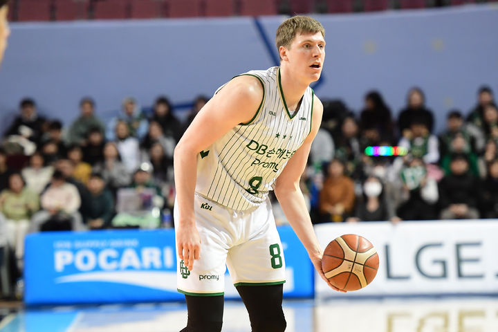 [서울=뉴시스] 프로농구 원주 DB의 헨리 엘런슨. (사진=KBL 제공) *재판매 및 DB 금지