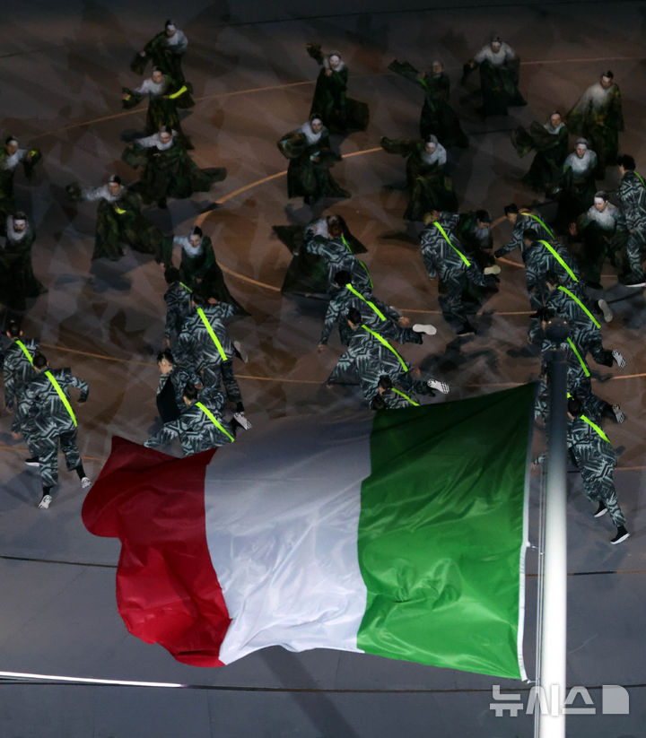 [밀라노=뉴시스] 박주성 기자 = 6일 (현지시간)이탈리아 밀라노 산시로 스타디움에서 2026 밀라노·코르티나담페초 동계올림픽 개막식이 열리고 있다. 2026.02.06. park7691@newsis.com