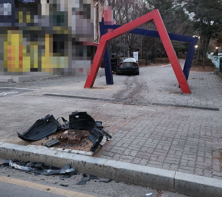 청주서 승용차 인도 돌진 운전자 도주…경찰 추적중