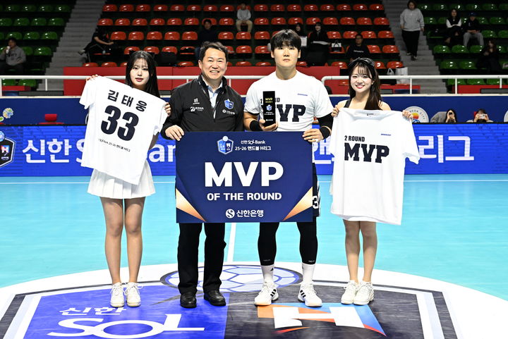 [서울=뉴시스] 핸드볼 두산의 김태웅. (사진=한국핸드볼연맹 제공) 2026.02.08. photo@newsis.com *재판매 및 DB 금지