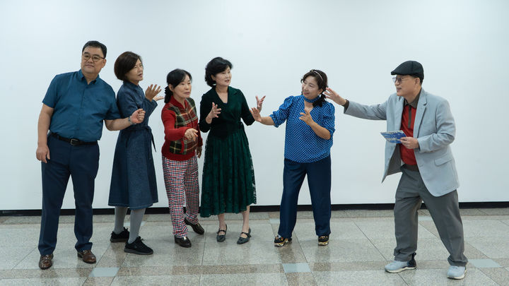 [대구=뉴시스] 행복연극교실 5기 단원 연습 장면. (사진=행복북구문화재단 제공) 2026.02.08. photo@newsis.com *재판매 및 DB 금지