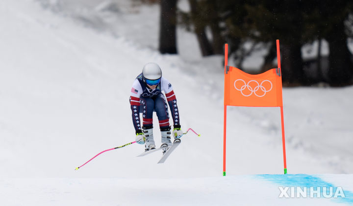 [코르티나담페초=신화/뉴시스] 린지 본(미국)이 7일(현지 시간) 이탈리아 코르티나담페초 토파네 알파인스키센터에서 열린 2026 밀라노·코르티나담페초 동계올림픽 알파인 스키 여자 활강 세번째 공식 훈련에 참가하고 있다. 2026.02.09.