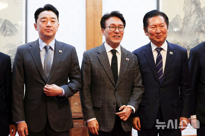 정청래 "당정청 원팀 무엇보다 중요"…김민석 "기본 정책도 입법 제때 안돼"(종합)