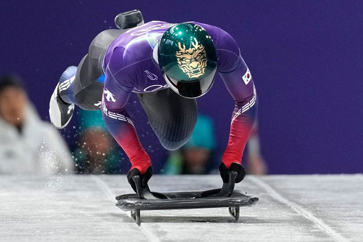 [코르티나담페초=AP/뉴시스] 정승기가 9일(현지 시간) 이탈리아 코르티나담페초에서 2026 밀라노·코르티나담페초 동계올림픽 남자 스켈레톤 경기를 앞두고 훈련하고 있다. 2026.02.09.