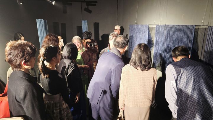 인도 뉴델리 인도 국립공예박물관 하스트칼라 아카데미 특별전시실에서 열린 개막식 현장. *재판매 및 DB 금지