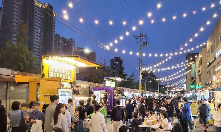 [서울=뉴시스] 석촌야시장. 2026.02.09. (사진=송파구 제공) *재판매 및 DB 금지