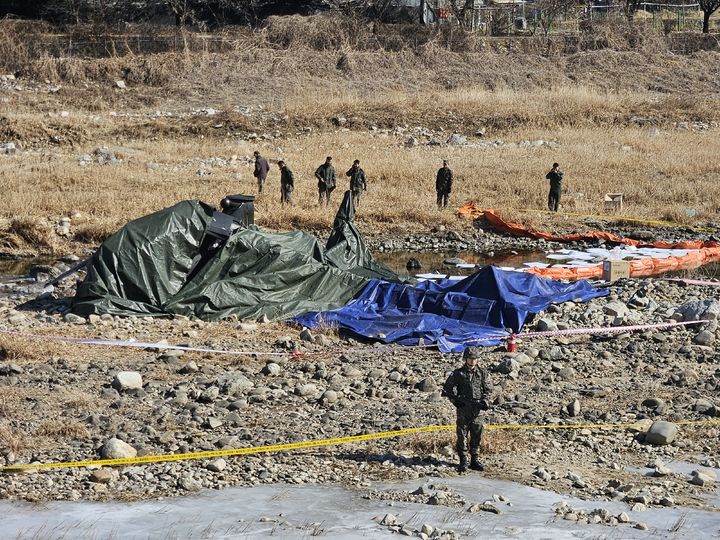 가평 조종천 추락 코브라 헬기 탑승자 2명 사망(종합)