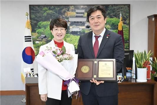 [대구=뉴시스]대구시 달성군의회 박주용(사진 오른쪽) 의원(사진=달성군의회 제공) 2026.02.09 PHOTO@NEWSIS.COM *재판매 및 DB 금지