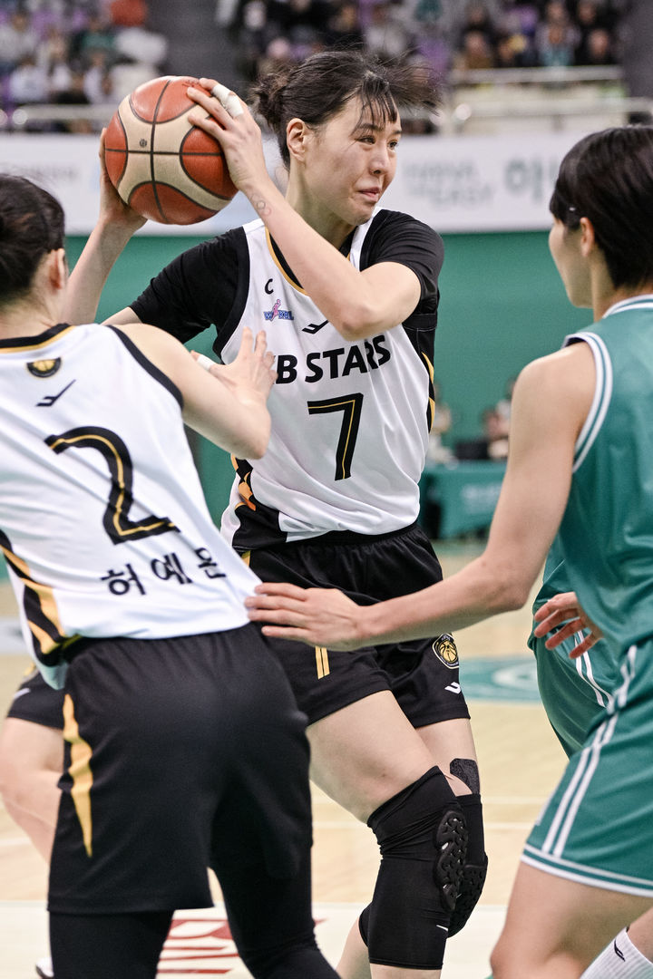 [서울=뉴시스] 여자프로농구 청주 KB국민은행의 박지수. (사진=WKBL 제공) 2026.02.09. photo@newsis.com *재판매 및 DB 금지