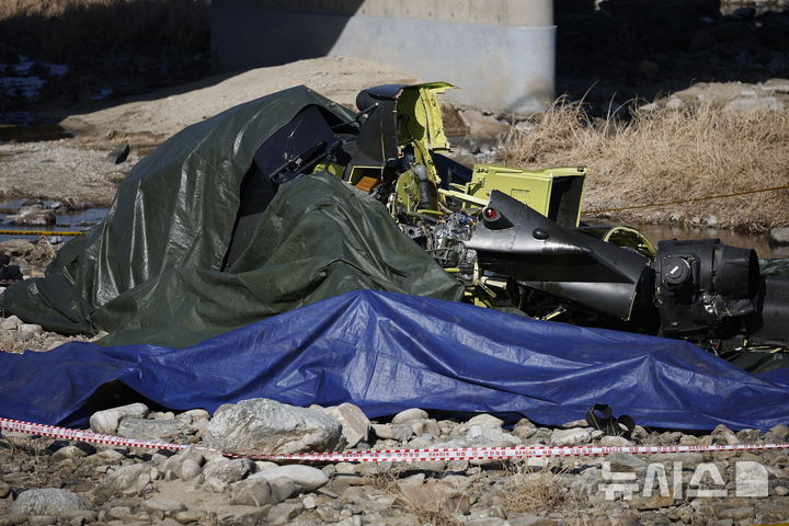 가평서 육군 코브라 헬기 추락, 탑승자 2명 사망 [뉴시스Pic]