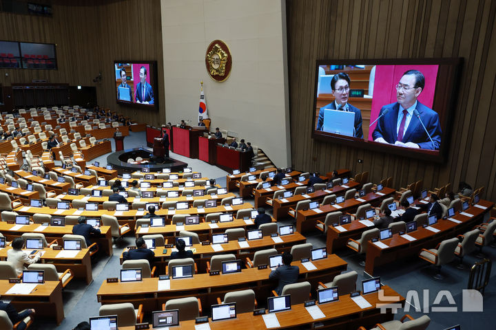 국회 대정부질문 1일차…與 '정권 성과' 강조 vs 野 '한미 관세협상' 비판