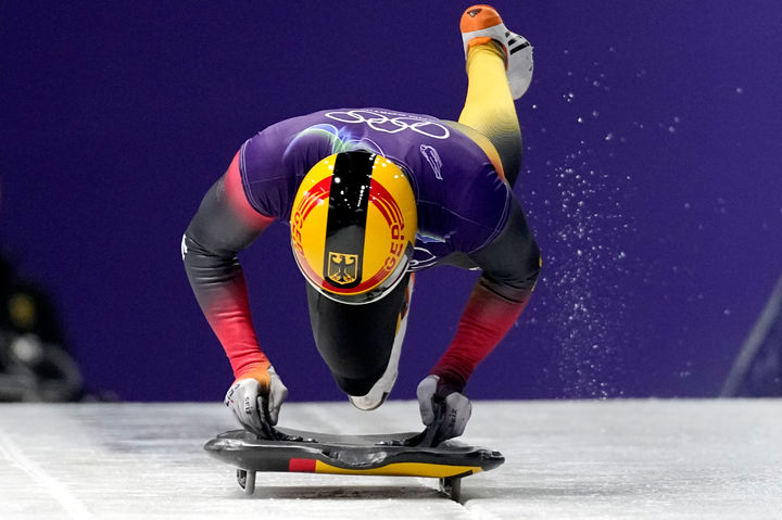 [코르티나담페초=AP/뉴시스] 독일의 크리스토퍼 그로티어가 10일(현지 시간) 이탈리아 코르티나 슬라이딩 센터에서 2026 밀라노·코르티나담페초 동계올림픽 스켈레톤 훈련을 하고 있다. 2026.02.11.