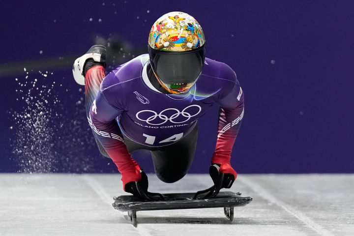 [코르티나담페초=AP/뉴시스] 한국의 김지수가 10일(현지 시간) 이탈리아 코르티나 슬라이딩 센터에서 2026 밀라노·코르티나담페초 동계올림픽 스켈레톤 훈련을 하고 있다. 2026.02.11.