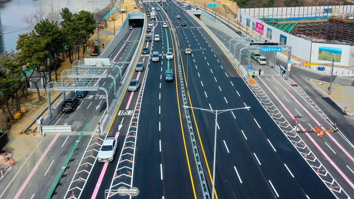 [서울=뉴시스] 만덕센텀고속화도로 개통을 앞두고 촬영한 센텀IC전경. (사진=GS건설 제공) 2026.02.10. photo@newsis.com *재판매 및 DB 금지