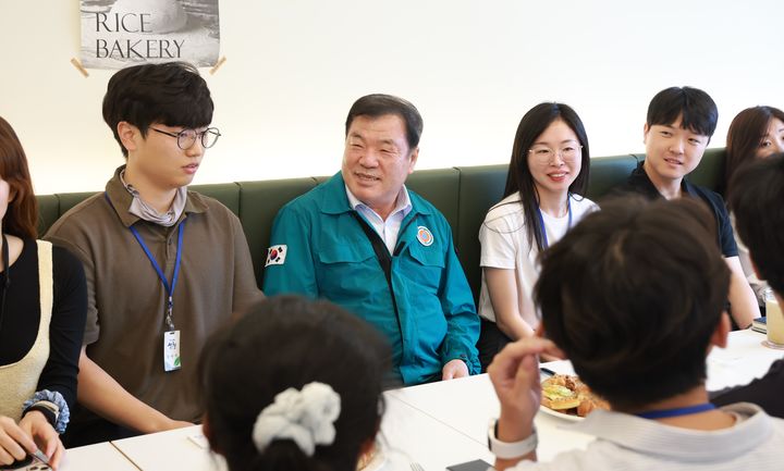 [산청=뉴시스] 이승화 경남 산청군수와 함께하는 청렴소통 토크. (사진=산청군 제공) 2026.02.10. photo@newsis.com *재판매 및 DB 금지