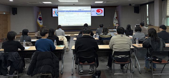 [합천=뉴시스] 합천군, 2026년 주민등록·인감 담당자 직무향상 교육 (사진=합천군 제공) 2026. 02. 10. photo@newsis.com *재판매 및 DB 금지