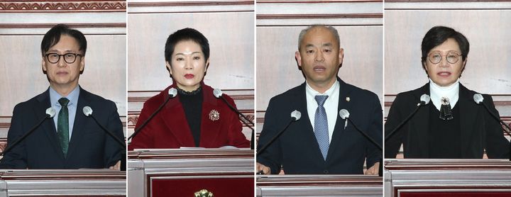 [정읍=뉴시스] 10일 열린 정읍시의회 제310회 임시회 제2차 본회의, 왼쪽부터 '반도체 클러스터 전북특별자치도 유치 결의안' 제안설명을 하고 있는 고성환 의원과 '분자유발언'을 펼치고 있는 황혜숙 의원, 김석환 의원, 서향경 의원. *재판매 및 DB 금지