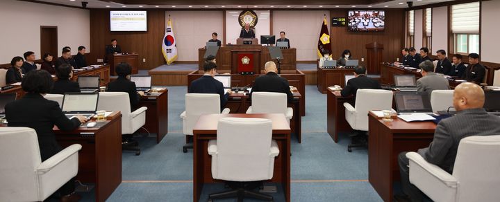 [합천=뉴시스] 제296회 합천군의회 임시회 종료 (사진=합천군의회 제공) 2026. 02. 10. photo@newsis.com *재판매 및 DB 금지