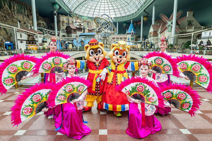 롯데월드 어드벤처 ‘설 맞이 특별 그리팅’. (사진=롯데월드) *재판매 및 DB 금지