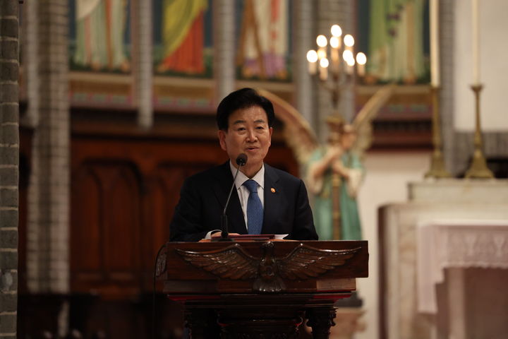 정동영 통일부 장관이 10일 서울 명동성당에서 열린 '1500차 민족의 화해와 일치를 위한 미사' 축사를 하고 있다. (사진=통일부 제공) 2026.02.10. *재판매 및 DB 금지