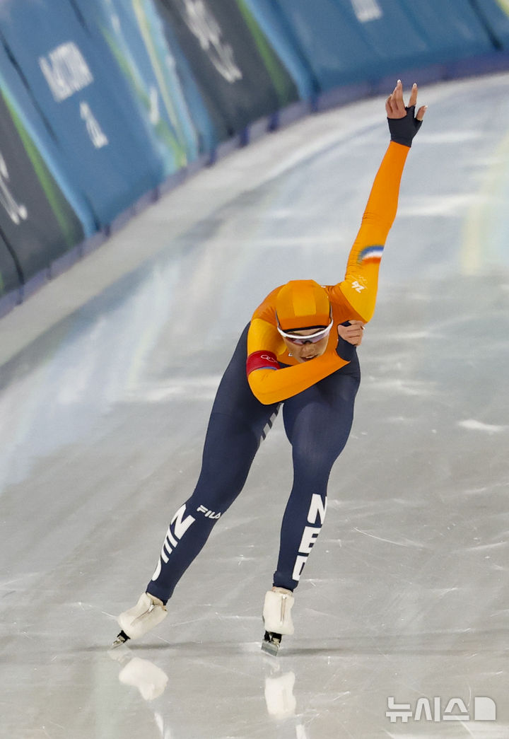 [밀라노=뉴시스] 김근수 기자 = 스피드스케이팅 1000m 금메달 네덜란드 유타 레이르담이 9일(현지 시간) 이탈리아 밀라노 스피드스케이팅 아레나에서 열린 2026 밀라노코르티나 담페초 동계올림픽 스피드스케이팅 1000m 여자 경기에서 질주하고 있다. 2026.02.10. ks@newsis.com