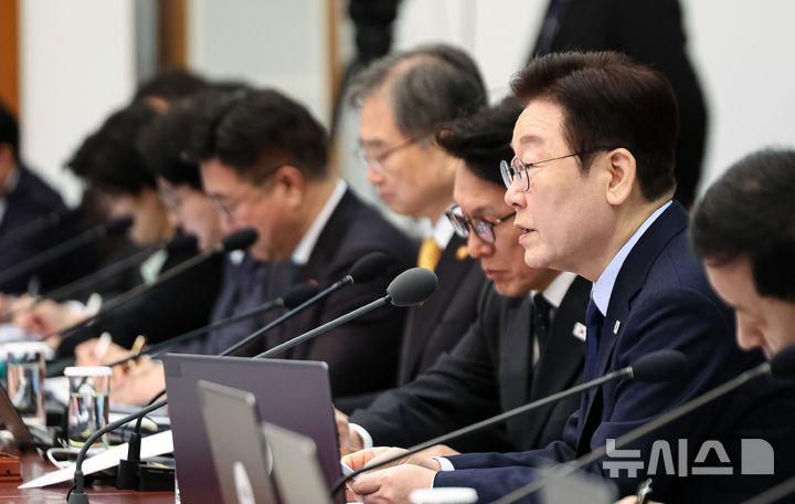 [서울=뉴시스] 최동준 기자 = 이재명 대통령이 10일 청와대에서 열린 국무회의에서 발언하고 있다. (청와대통신사진기자단) 2026.02.10. photocdj@newsis.com