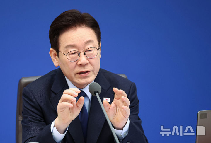 [서울=뉴시스] 최동준 기자 = 이재명 대통령이 10일 청와대에서 열린 국무회의에서 발언하고 있다. (청와대통신사진기자단) 2026.02.10. photocdj@newsis.com