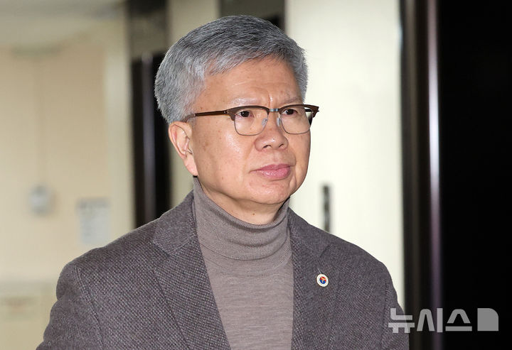 혼돈의 의협…'김택우 회장 불신임' 임시총회 안건 반려