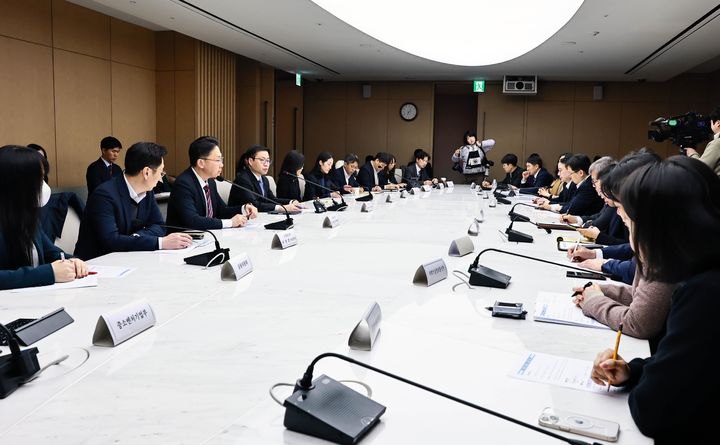 [서울=뉴시스] 여한구 산업통상부 통상교섭본부장이 10일 오후 서울 중구 대한상공회의소에서 열린 제54차 통상추진위원회에 참석해 발언하고 있다. (사진=산업통상부 제공) 2026.02.10. photo@newsis.com *재판매 및 DB 금지