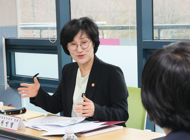 "가정 밖 청소년 지원 강화"…성평등부, 토크콘서트 개최