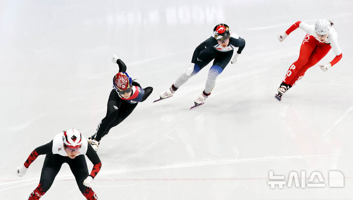 [밀라노=뉴시스] 박주성 기자 = 10일 (현지 시간) 이탈리아 밀라노 아이스 스케이팅 아레나 경기장에서 열린 2026 밀라노·코르티나담페초 동계올림픽 쇼트트랙 여자 500m 예선에서 김길리가 경기를 하고 있다. 2026.02.10. park7691@newsis.com