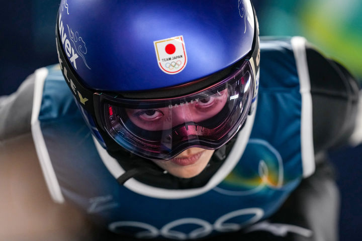 [프레다초=AP/뉴시스] 2026 밀라노·코르티나담페초 동계올림픽 스키점프 혼성 단체전에서 동메달을 딴 일본의 다카나시 사라. 2026.02.10.