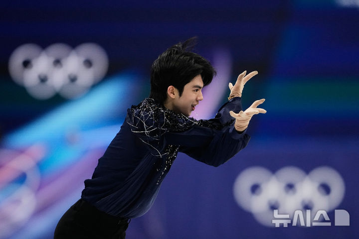 피겨 차준환, 깔끔한 연기 선보이며 밀라노 올림픽 쇼트프로그램 6위 [뉴시스Pic]