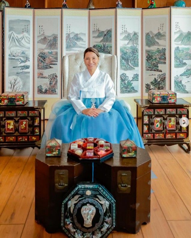 [뉴시스]브라질 영부인 호잔젤라 다시우바 여사가 한복을 입고 웃고 있다. (사진 = 호잔젤라 다시우바 여사 인스타그램 캡처) *재판매 및 DB 금지