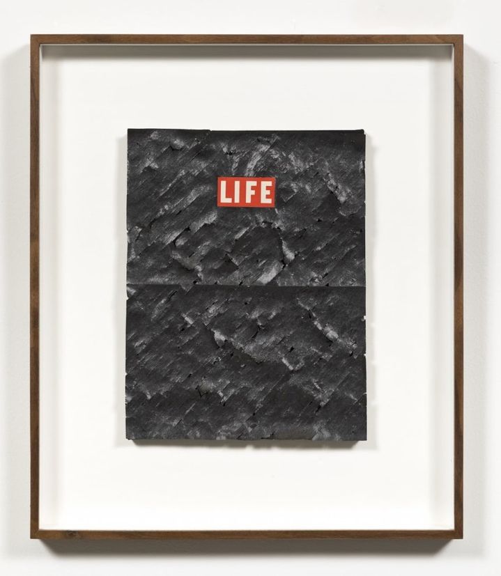 Choi Byung-so Untitled 0221101, 2022 Ballpoint pen and pencil on magazine, 23.5 x 18.5 x 1 cm, Framed : 38.5 x 33 x 3.5 cm Courtesy of the artist and Perrotin. *재판매 및 DB 금지