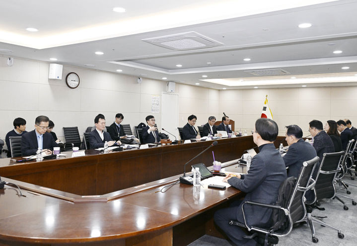 임기근 기획예산처 장관 직무대행 차관이 11일 서울 중구 한국재정정보원에서 열린 민간투자사업심의위원회(민투심)를 주재하고 있다.(사진 : 기획처 제공) 2026.2.11. *재판매 및 DB 금지