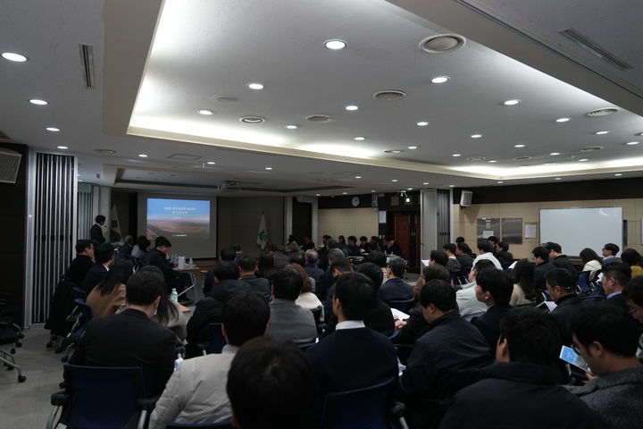 새만금 '제2산업단지' 조성한다…"2030년 토지공급" 추진