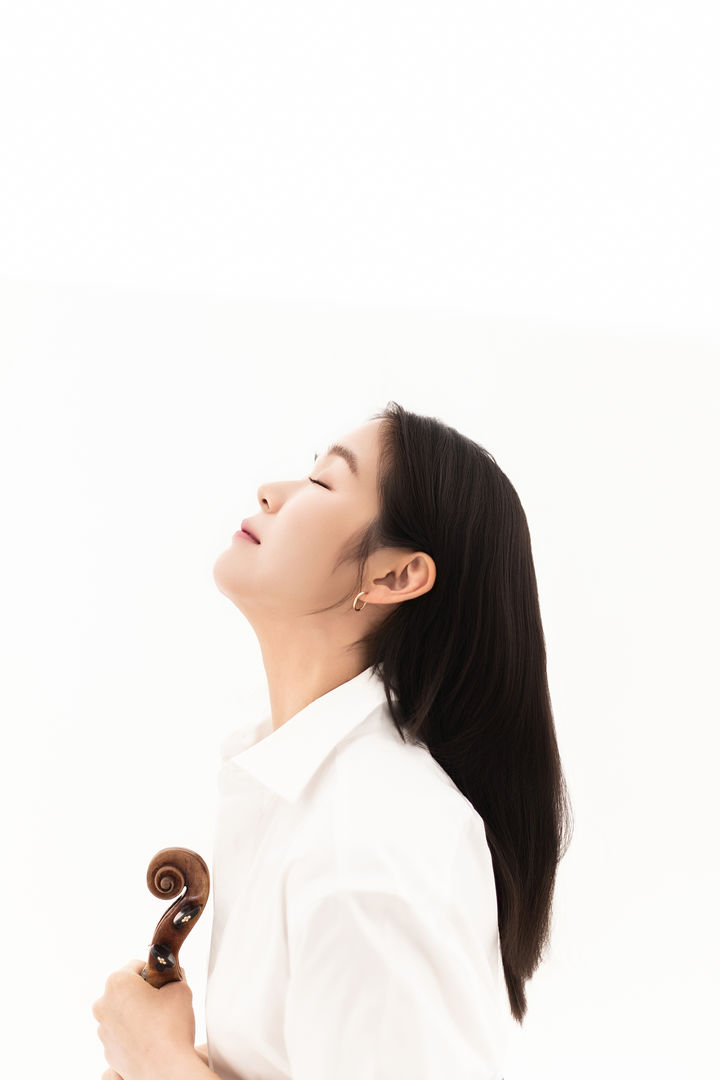 [서울=뉴시스] 바이올리니스트 에스더 유. (사진=ⓒJe Won Kim) 2026.02.12. photo@newsis.com *재판매 및 DB 금지