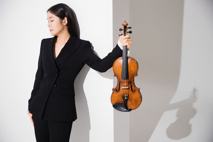 [서울=뉴시스] 바이올리니스트 에스더 유. (사진=ⓒJe Won Kim) 2026.02.12. photo@newsis.com *재판매 및 DB 금지