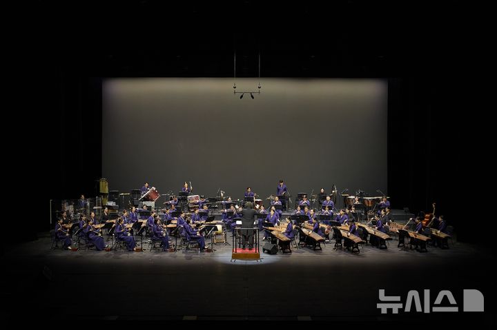[서울=뉴시스]국립국악원의 국악관현악 공연. (사진=국립국악원 제공)