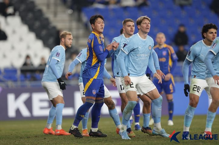 [서울=뉴시스] 프로축구 K리그1 울산 HD의 김영권. (사진=한국프로축구연맹 제공) *재판매 및 DB 금지