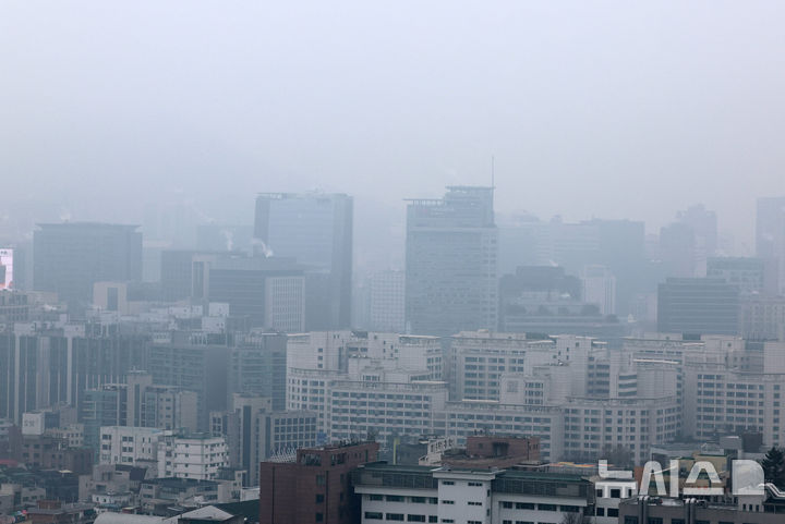 낮 최고 7~14도 '포근'…전국 곳곳 미세먼지 '나쁨'