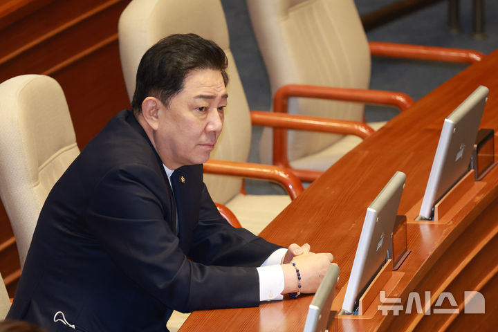 경찰, 공천헌금 등 13개 의혹 김병기 26·27일 소환 통보