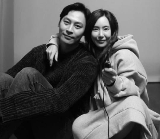 정은우 애도한 김윤서 "마음이 무너진다…기도할게"