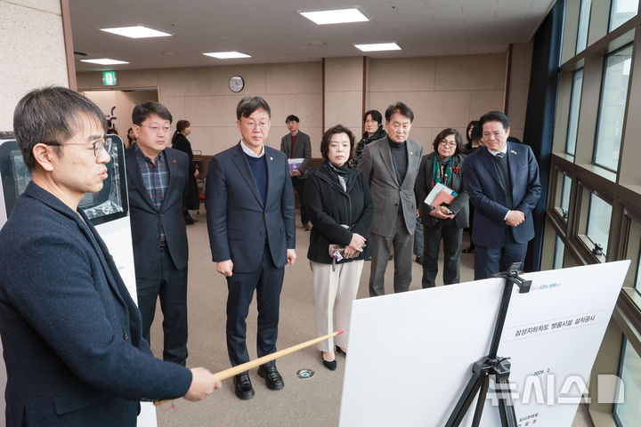 [군포=뉴시스] 군포시가 지하차도 방음터널 우수 사례를 소개하고 있다. (사진=군포시 제공).2026.02.12.photo@newsis.com